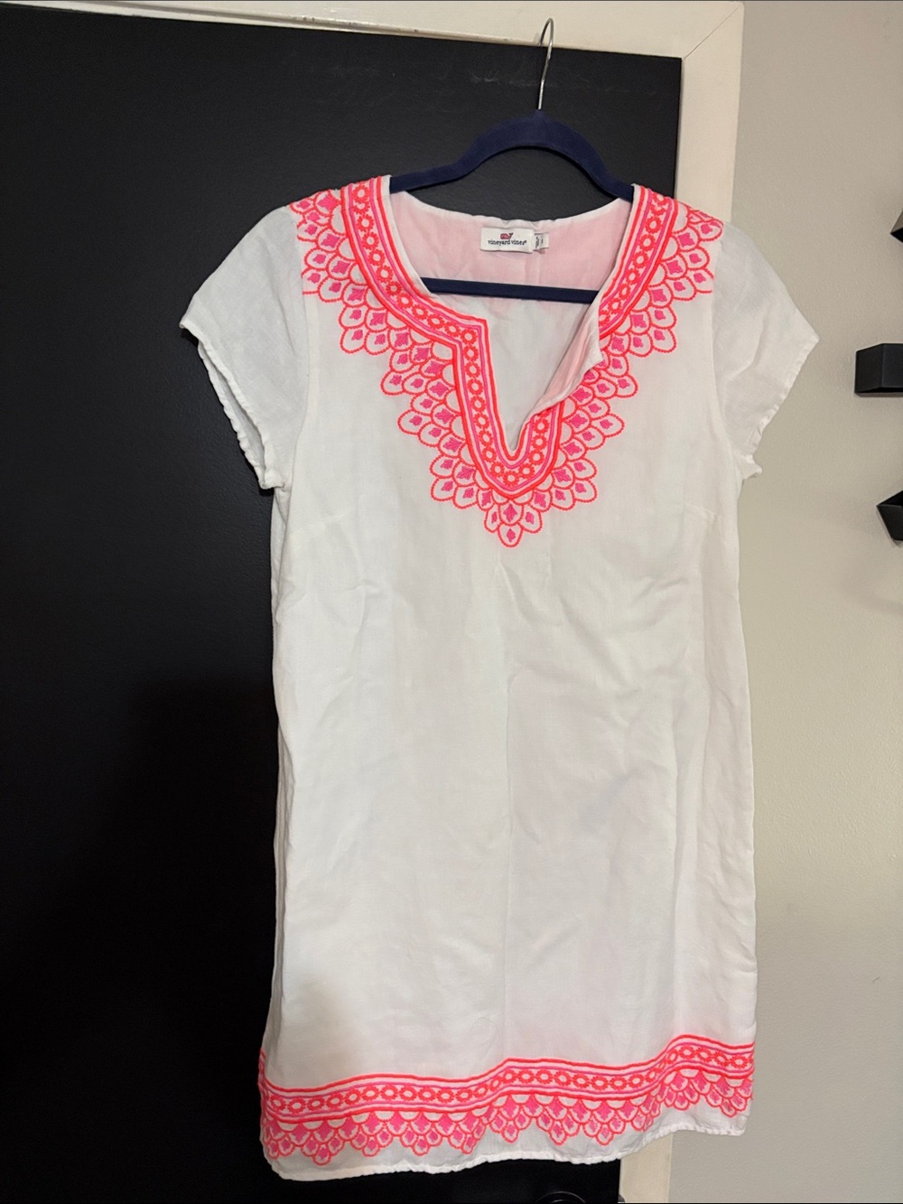 Vineyard Vines Pink and Navy Lined Top with Yellow Print, sz 8